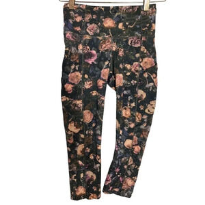 Lululemon Women’s Floral Fast & Free  Crop II Nulux 19"
Size 4 W6AKIS